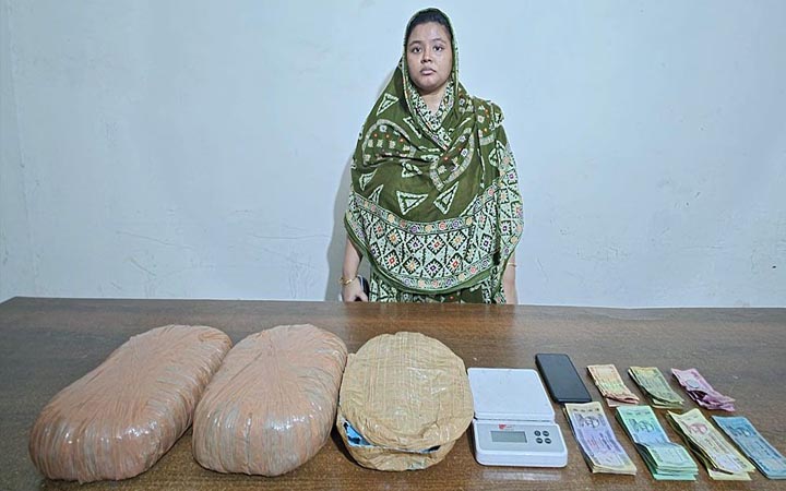 জেনেভা ক্যাম্পে সাড়ে ৪ কেজি গাঁজাসহ নারী গ্রেফতার