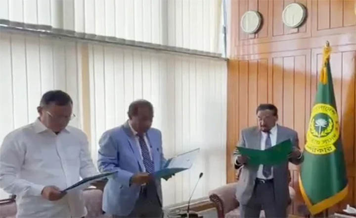 শপথ নিলেন নবনির্বাচিত দুই এমপি