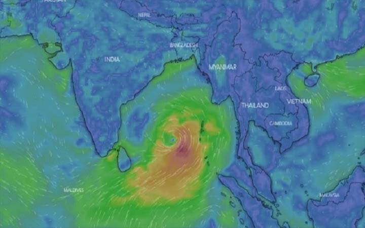 প্রবল ঘূর্ণিঝড়ে রূপ নিয়েছে ‘মোখা’