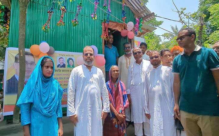 শহীদ রাষ্ট্রপতি জিয়াউর রহমানের শাহাদাৎবার্ষিকীতে নতুন ঘর উপহার