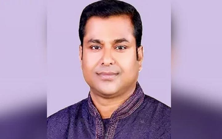 আওয়ামী লীগ নেতা বড় মনিকে দল থেকে অব্যাহতি