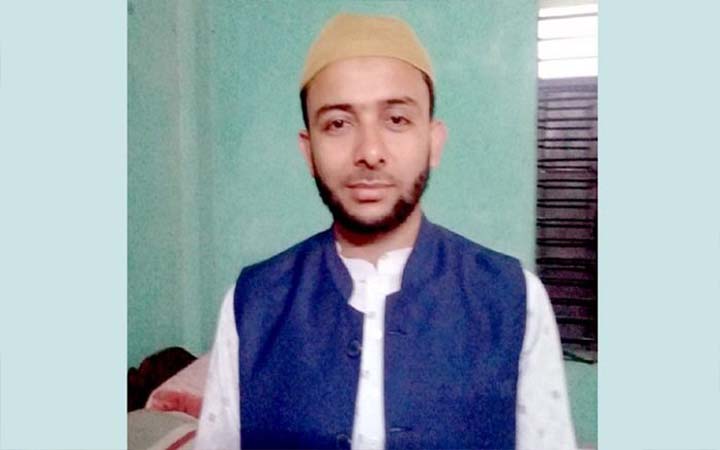 শিক্ষার্থীদের চুল কেটে দেয়া সেই শিক্ষক আটক