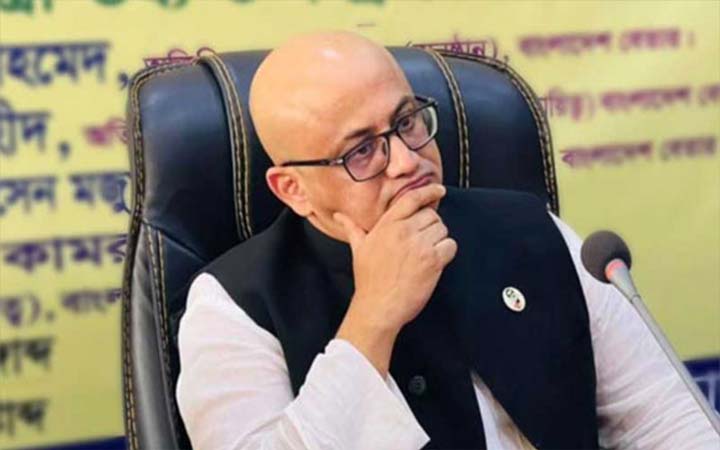 কানাডায় ঢুকতে পারলেন না ডা. মুরাদ