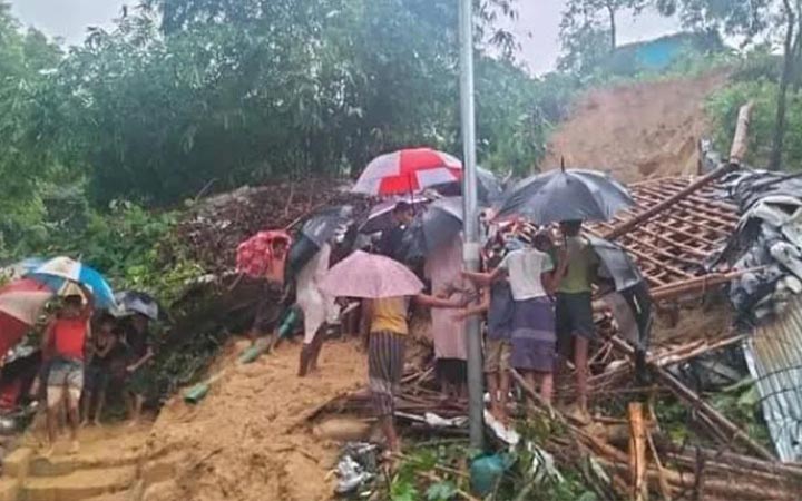 কক্সবাজারে পৃথক পাহাড় ধসে ছয়জনের মৃত্যু