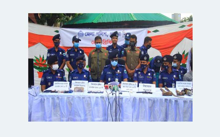 ৩৬ ঘন্টার মধ্যে ডাকাতি মামলার রহস্য উদঘাটন, ৭ ডাকাত গ্রেপ্তার