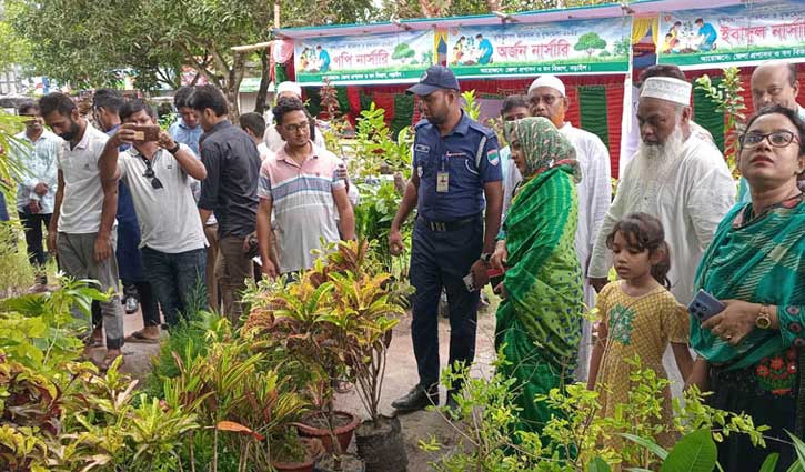 নড়াইলে বৃক্ষমেলার উদ্বোধন