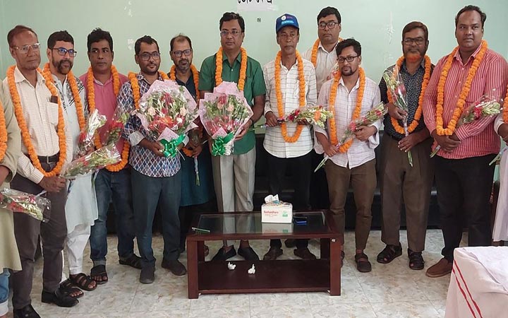 নাটোর প্রেস ক্লাবের সভাপতি শহীদুল সম্পাদক কামরুল