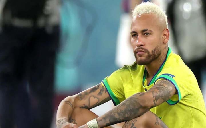 ব্রাজিল দলে জায়গা হলোই না নেইমারের