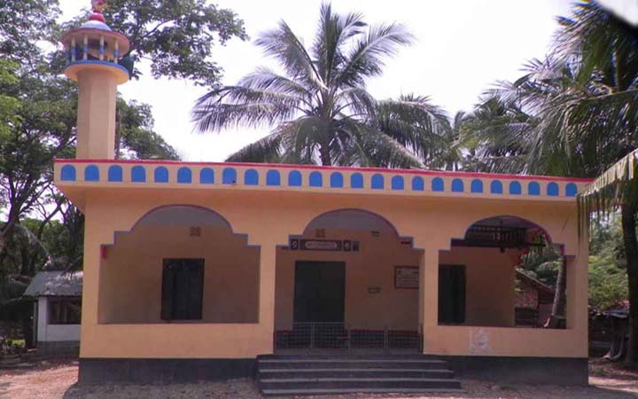 মসজিদের তালা ভেঙে ১০ সিলিং ফ্যান চুরি
