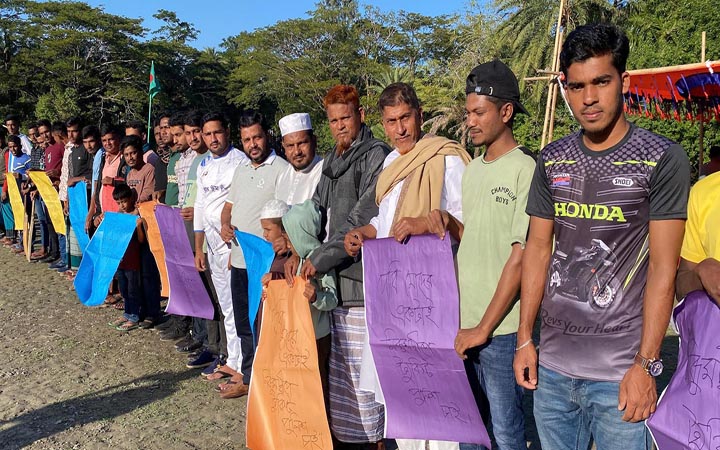 ট্যুরিস্ট পুলিশের দাবিতে নিঝুমদ্বীপে মানববন্ধন