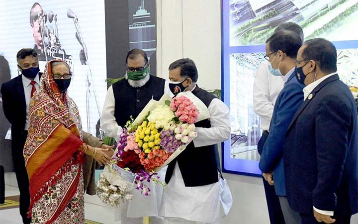 দেশে ফিরেছেন প্রধানমন্ত্রী