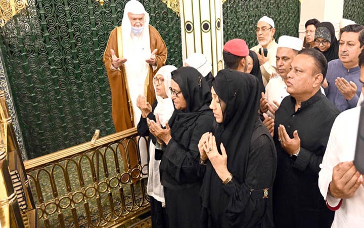 ওমরাহ পালন করলেন প্রধানমন্ত্রী