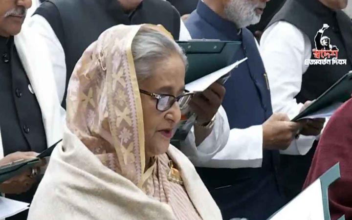 শপথ নিলেন দ্বাদশ সংসদের নবনির্বাচিত এমপিরা