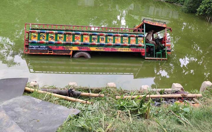 সাঁথিয়ায় পৃথক সড়ক দুর্ঘটনায় নিহত ২
