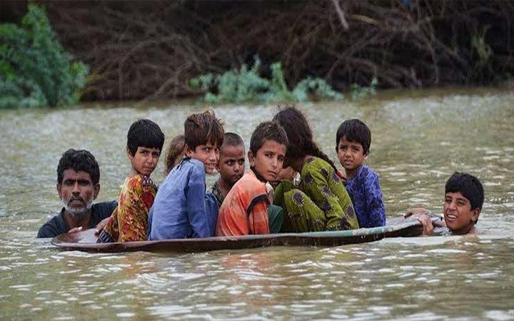 পাকিস্তানে বন্যায় আক্রান্ত ১৬০ লাখ শিশু