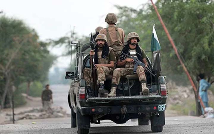 পাকিস্তানের সেনাঘাঁটিতে ভয়াবহ হামলা, চার সৈন্যসহ নিহত ৮