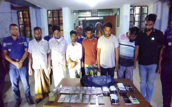 পঞ্চগড়ে পুলিশের অভিযানে জাল টাকাসহ গ্রেফতার ৭