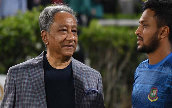 মধ্যরাতে বিসিবি সভাপতির বাসভবনে জরুরি বৈঠক