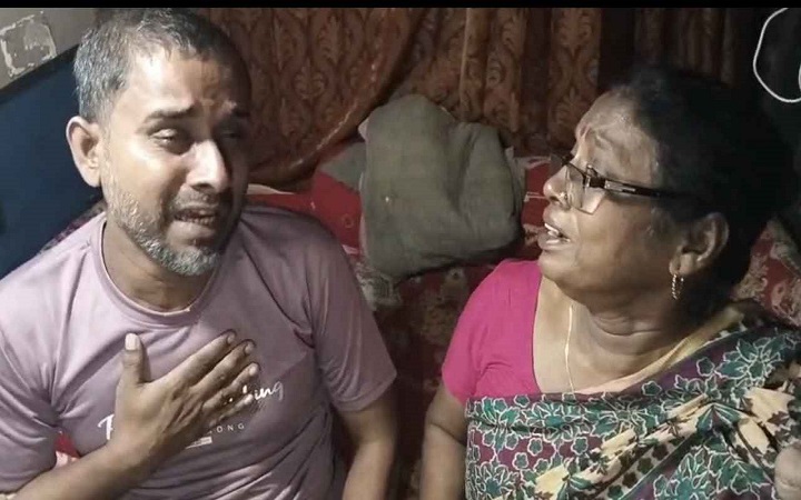 কালিগঙ্গায় ট্রলার ডুবি: শিশু অর্পিতার মরদেহ উদ্ধার, মা এখনো নিখোঁজ