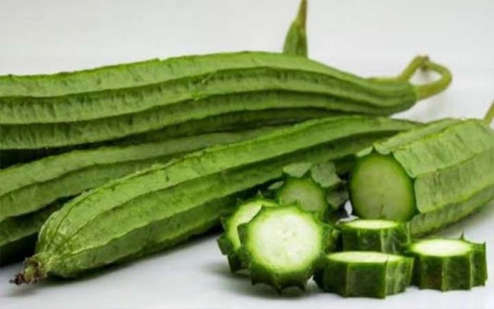 ঝিঙেতে কমবে কোষ্ঠকাঠিন্য, দূর হবে নানা সমস্যা