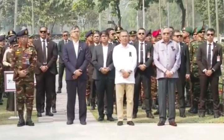 পিলখানায় নিহত সেনাদের প্রতি রাষ্ট্রপতি ও প্রধানমন্ত্রীর শ্রদ্ধা