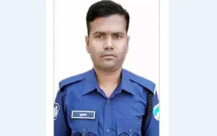 খুলনায় নিহত পুলিশ সদস্যের বাড়িতে শোকের মাতম