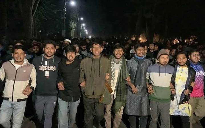 রাবিতে পোষ্য কোটা বাতিলের দাবিতে বিক্ষোভ