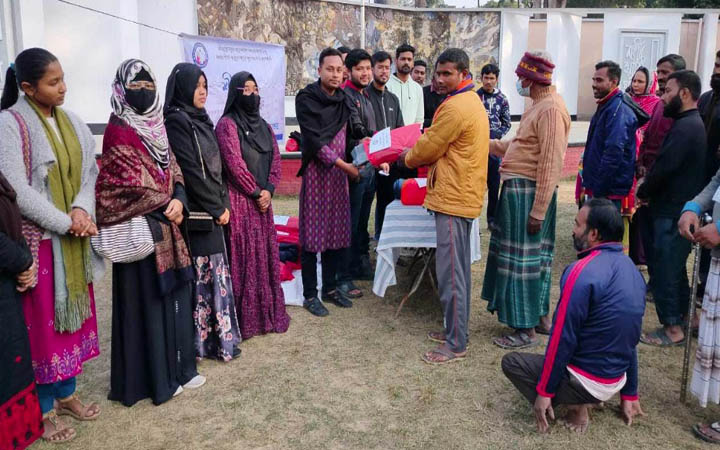 রাবিতে রংপুর সদর ছাত্রকল্যাণ সমিতির উদ্যোগে কম্বল বিতরণ