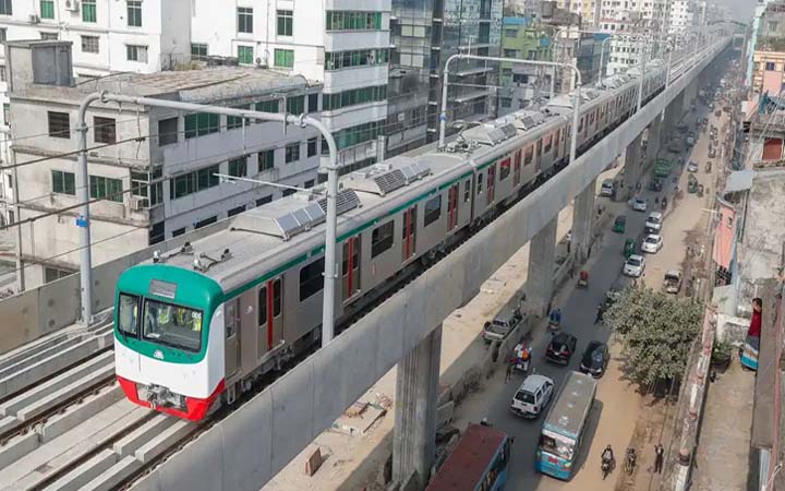 টানা ৩ দিন বন্ধ থাকার পর মেট্রোরেল চলাচল শুরু
