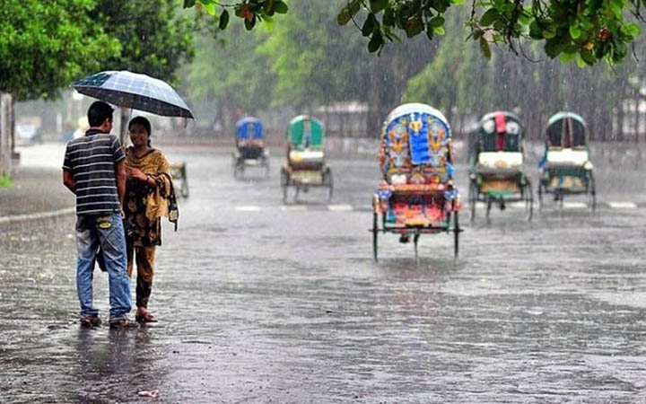 বৃষ্টির মধ্যেও ঢাকার বাতাস কতটা অস্বাস্থ্যকর?
