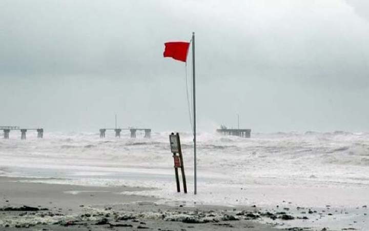 ১৬ অঞ্চলের নদীবন্দরে সতর্কতা সংকেত