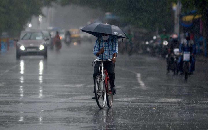 স্বস্তির বৃষ্টিতে ঢাকার বায়ুমানের উন্নতি