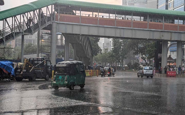 ঢাকাসহ ৮ বিভাগে বৃষ্টি নিয়ে যে বার্তা দিলো আবহাওয়া দফতর