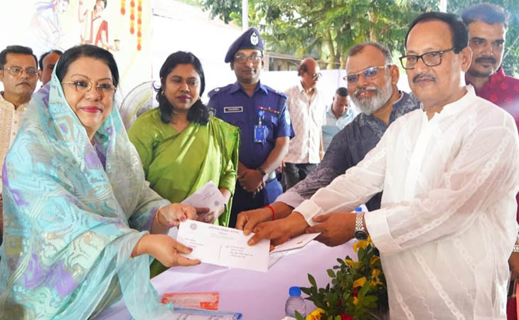 ধর্মীয় সম্প্রীতির মধ্য দিয়ে দুর্গাপূজা উদ্‌যাপনের আহ্বান খাদ্যমন্ত্রীর