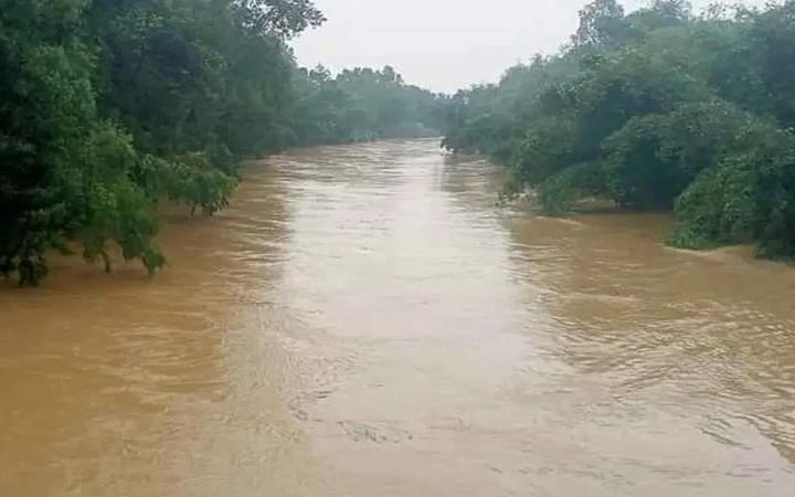 তিন নদীর পানি বিপৎসীমার ওপরে