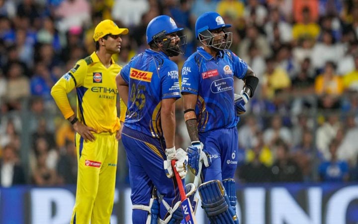 রোহিত-সূর্যর ঝড়ে চেন্নাইকে ৩ বছর পর হারাল মুম্বাই