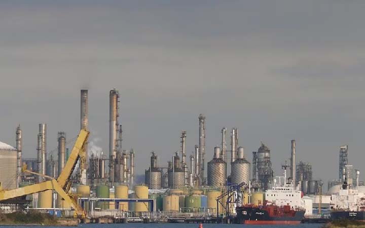 রাশিয়া থেকে ভারতের তেল আমদানি বেড়েছে দশ গুণ