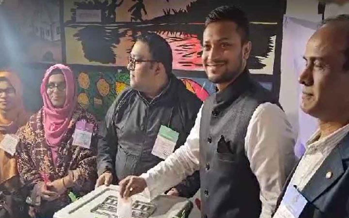 কেন্দ্রে গিয়ে ভোট দেওয়ার আহ্বান সাকিবের