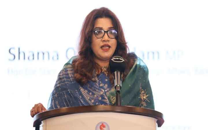 সরকার তিন লাখ টাকার মধ্যে অভিবাসন ব্যয় কমিয়ে আনার চেষ্টা করছে: শামা ওবায়েদ