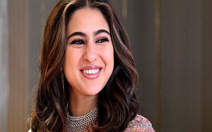 মুসলিম হয়েও মন্দিরে পূজা করা নিয়ে মুখ খুললেন সারা