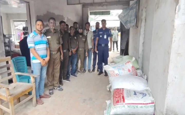 শ্যামনগরে অবৈধভাবে সংগ্রহ করা ২ টন শামুক জব্দ