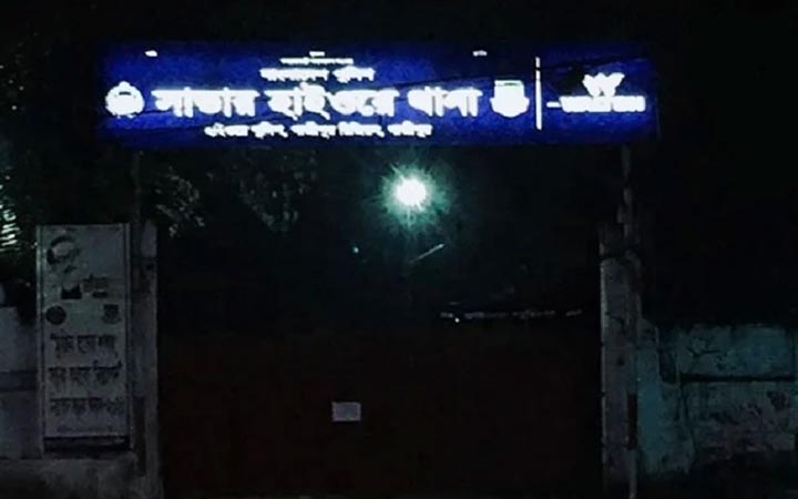 সাভারে বাস-ট্রাকের মুখোমুখি সংঘর্ষ, আহত ১৫