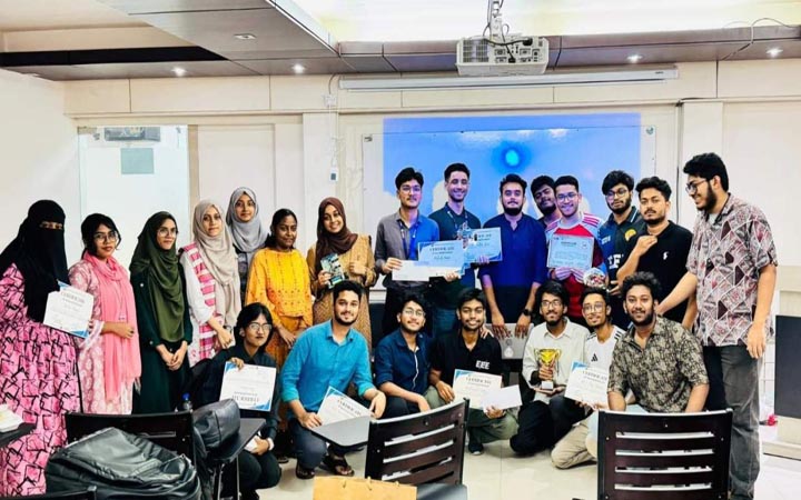 সাউথইস্ট ইউনিভার্সিটিতে রোবোটিক্স প্রতিযোগিতা ‘ট্র্যাকস্টর্ম ২০২৬’ অনুষ্ঠিত