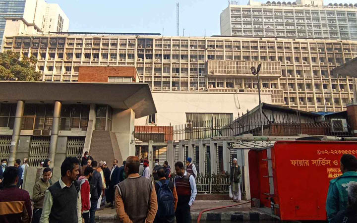 অ্যাক্রিডিটেশন কার্ড বাতিলের সিদ্ধান্তে ক্র্যাবের নিন্দা