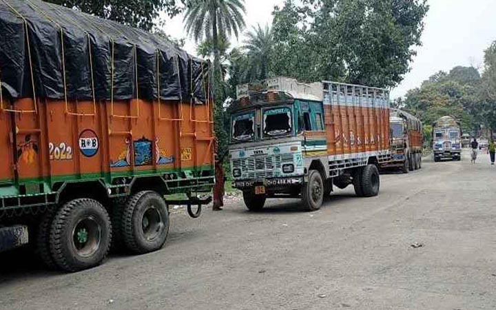 সোনামসজিদ স্থলবন্দর দিয়ে দুই দিনে এলো ৩০০ টন চাল