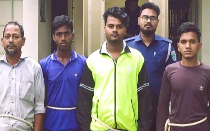 খনিজ বালি চুরিকাণ্ডে গ্রেফতার ৪