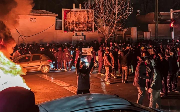 তেহরানে শিক্ষার্থীদের সরকারবিরোধী বিক্ষোভ