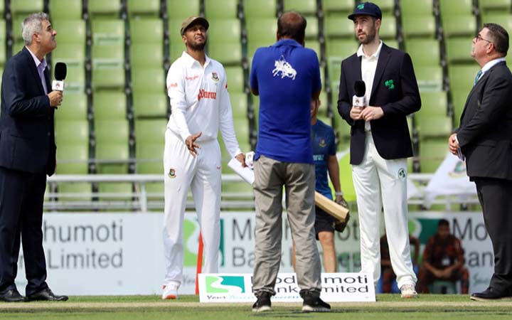 টেস্টে টস হেরে ফিল্ডিংয়ে বাংলাদেশ
