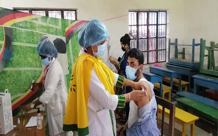 বুস্টার ডোজ পেলেন ৩ কোটি ৯৯ লাখ ৫৬ হাজার মানুষ