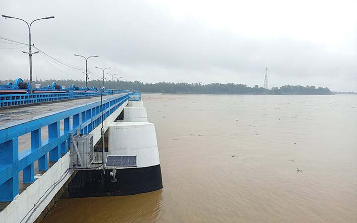 তিস্তার পানি বিপৎসীমার ১৩ সেন্টিমিটার ওপর দিয়ে প্রবাহিত